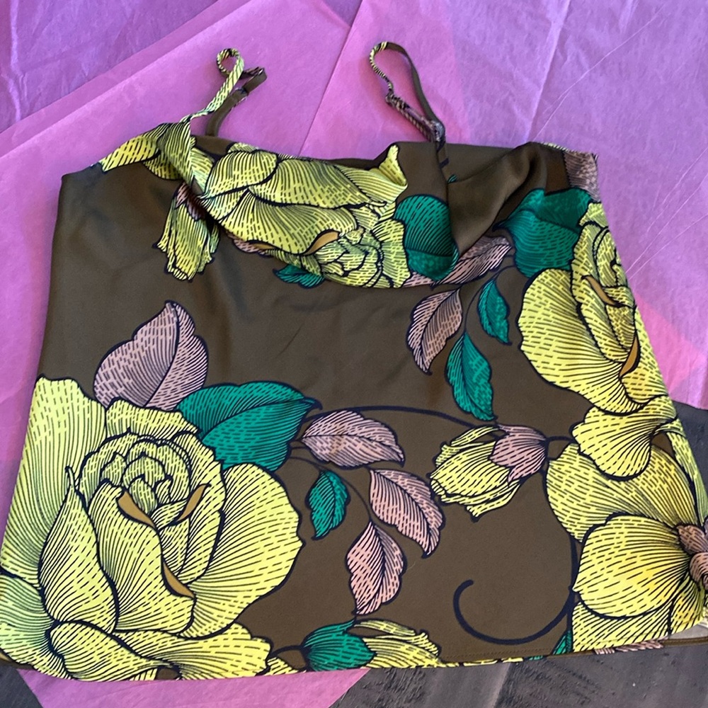 Worthington T-strap shell blouse, Size S